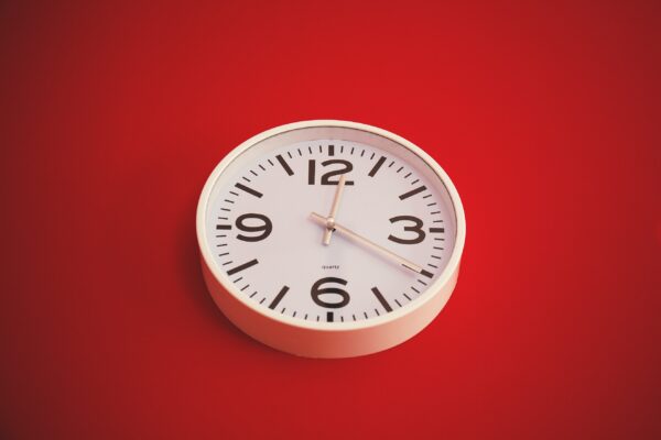 clock-midday-noon-19155-PRIVATE